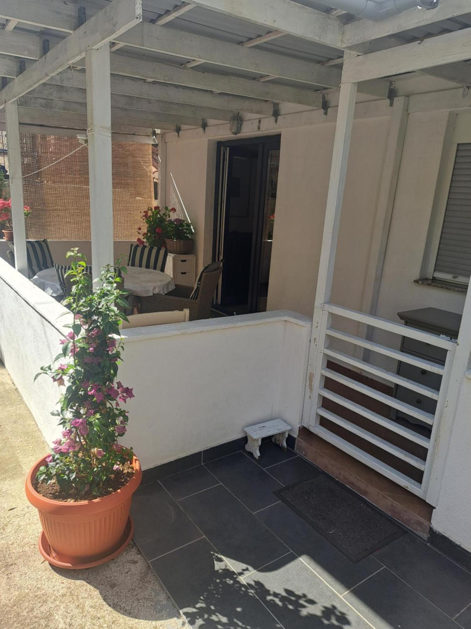 Apartman Petra Zara Esterno foto